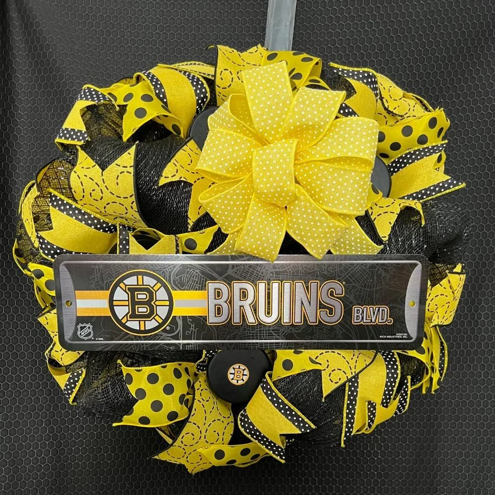 Boston Bruins Hockey Team Deco Mesh Wreath